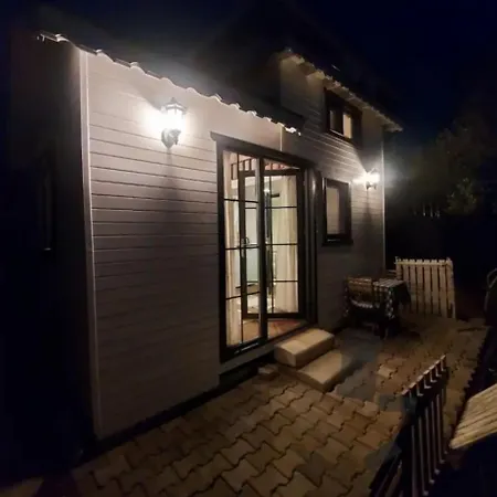 Tiny House Apartment *